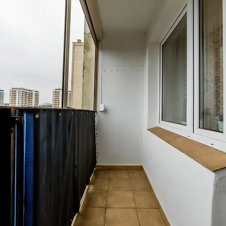 Apartament Debiec Pleasant *